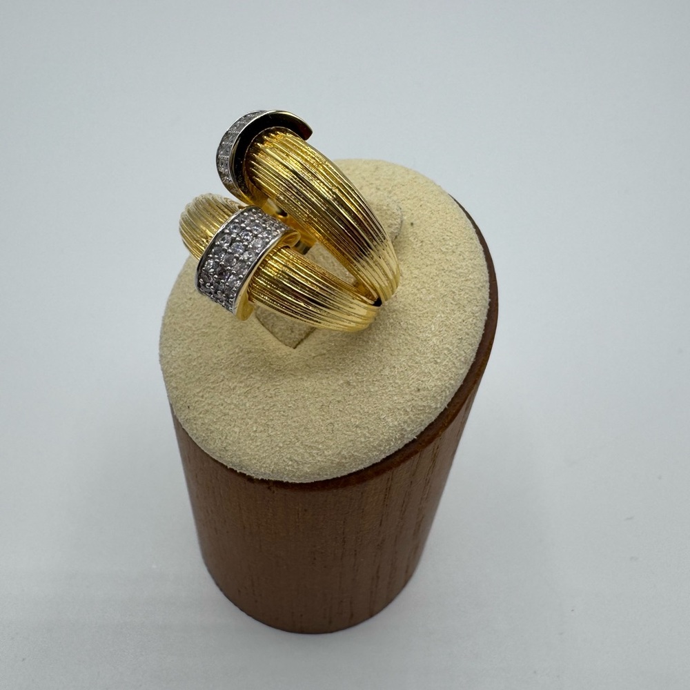 18k Asymmetrical Double Band - Picture 5 of 12